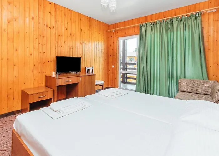 Eco Papa Hotel